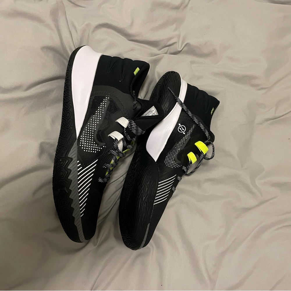 Nike Kyrie Irving Flytrap 5